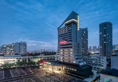 如何在篮球冬令营中加强体能训练?_1